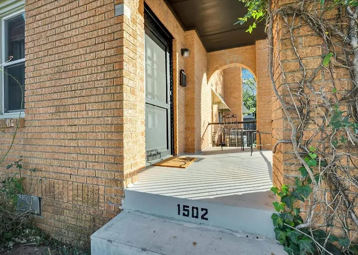 Charming Retreat Near Bricktown & Parks