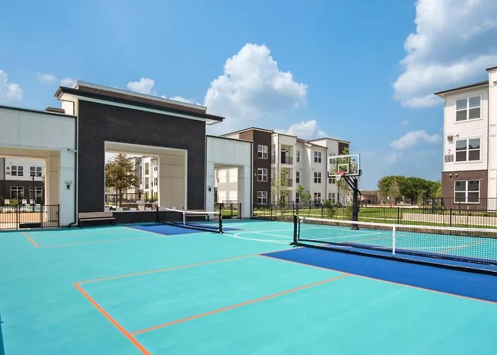 Large Lively Apt 2104 Mer 2104