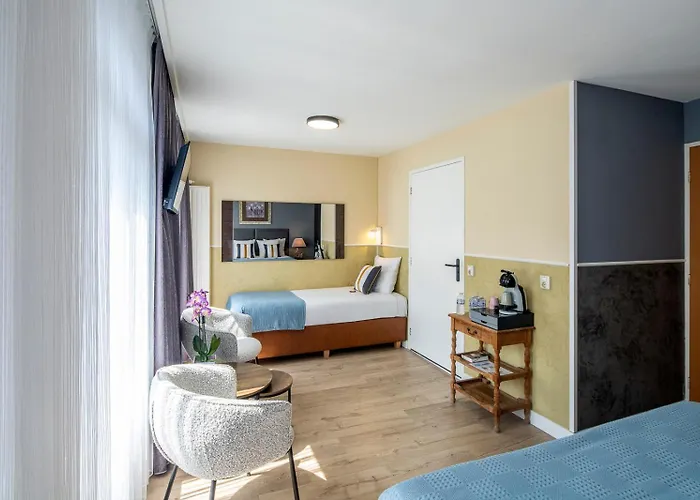 Hotel with view: Jupiter Hotel
