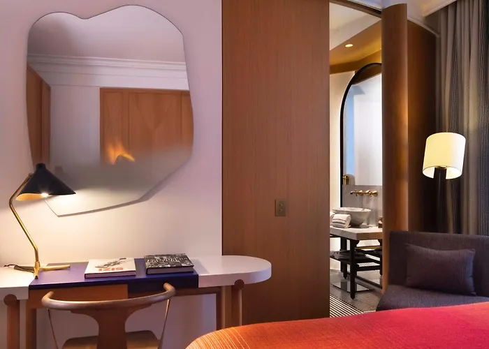 Boutique hotels Vernet Champs Elysees Paris