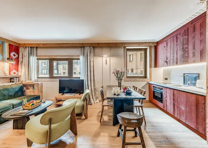 Hotels With Four Stars Le Cairn