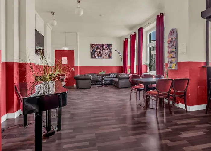 Resorts Guide Ballhaus Berlin