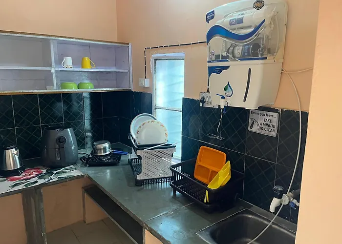 Nadya Homestay For Female & Family