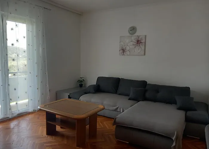Apartments Mira