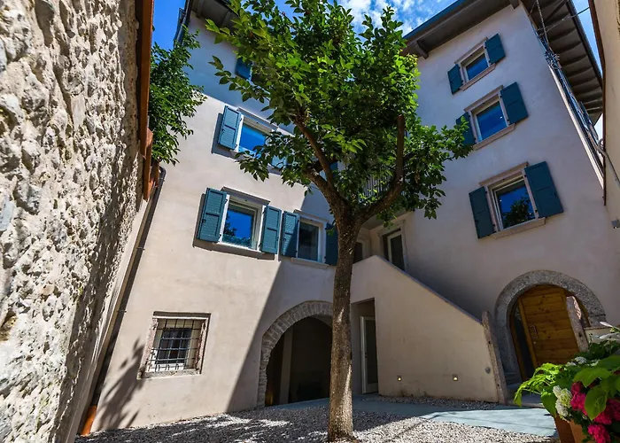 Casa Kaki - Eco Friendly Apartments With Parking & Private Courtyard