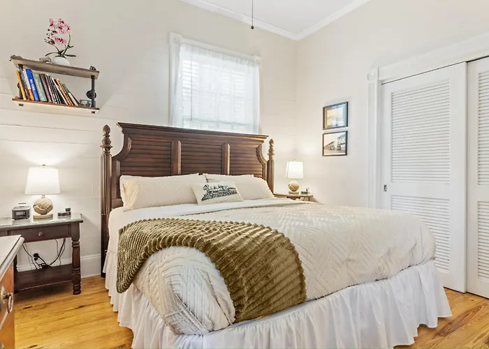 Orchid Bay Condo - Pool - Old Town - Walk To Duval
