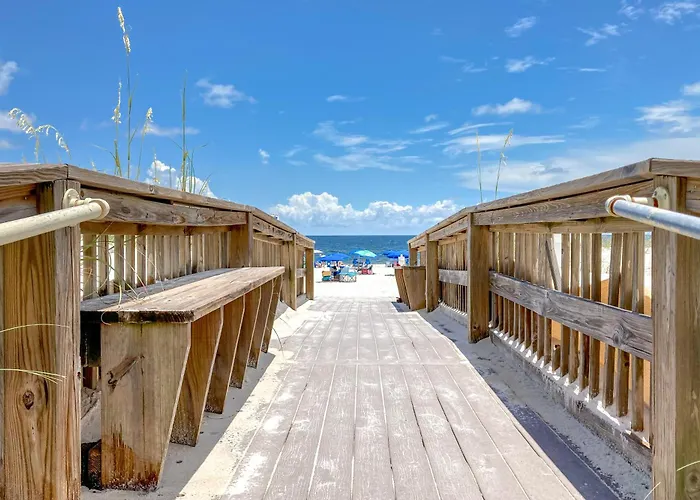 Hotel near College: Romar Beach 205