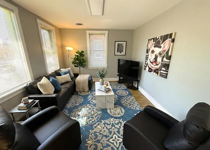 Cozy Walk Up King Bed Fast Wifi