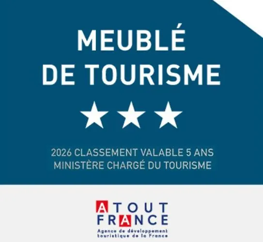 Sanary-sur-Mer, T2 avec jardin privé, parking gratuit, à 2 min du port, climatisation, bastide provençale 1900