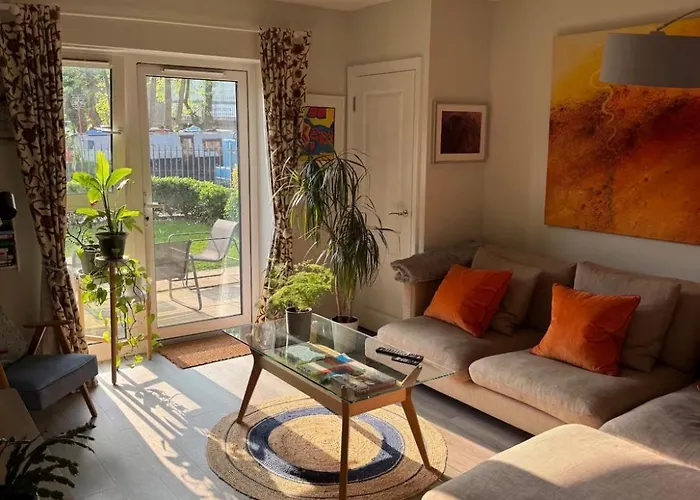 Stylish Art Apartment With Canal