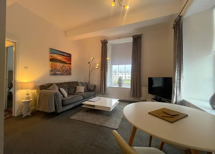 Ayr Cozy Corner Apartment
