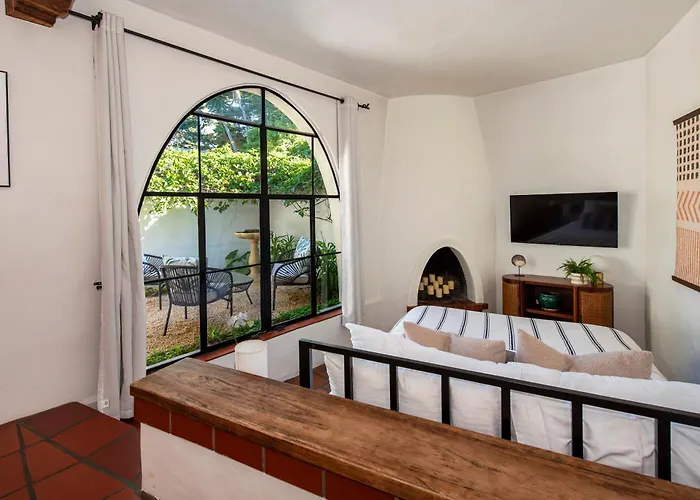 Cozy New - Casa Blanca Suite B1