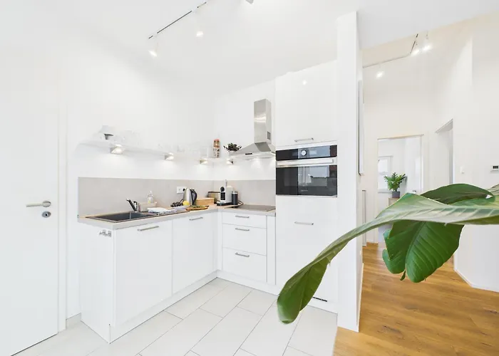 Kstay Apartment-Kombi Im Eg Und Dg Fuer Bis Zu 8 Personen Mit Dachterrasse, Parkplaetzen, Smart-Tvs