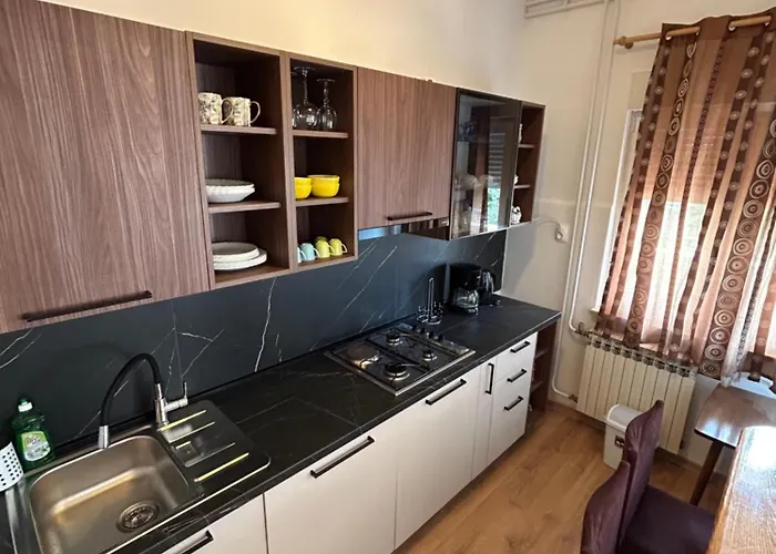 Spacious And Bright Apartment- Silvio 1