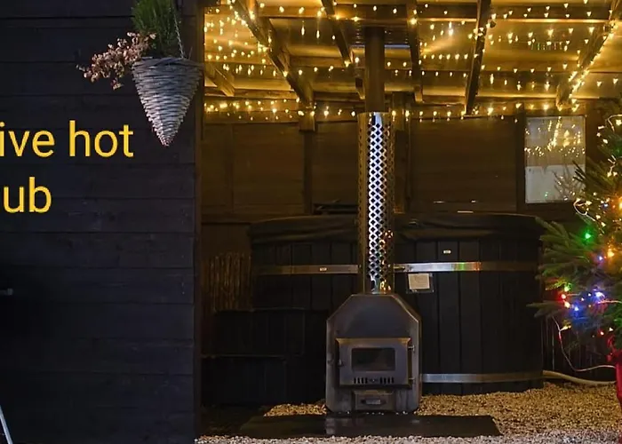 The Hideaway With Hot Tub
