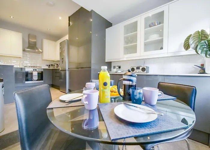 Finchley Central 3Br Flat Private Garden