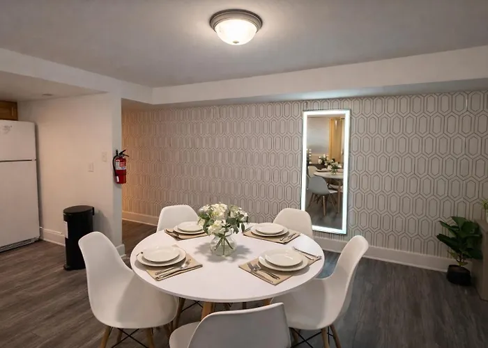 King Suite And Sofa Bed Fast Wi-Fi Easy Dc Access
