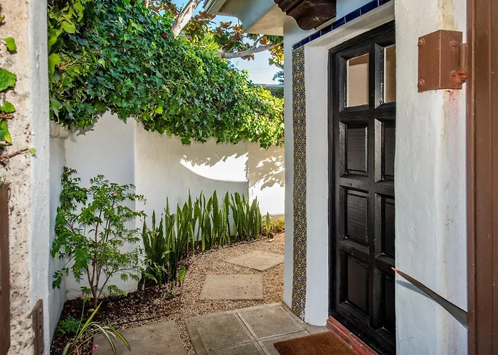 Cozy New - Casa Blanca Suite B1