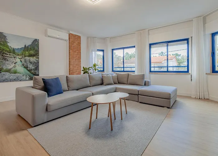 Marisol, Spacious T2 With Ac Near Golf, Aroeira, Caparica