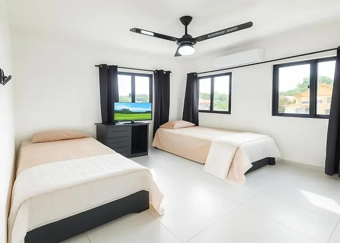 Modern 3 Bedroom Penthouse Apartment With Free Parking - 6
