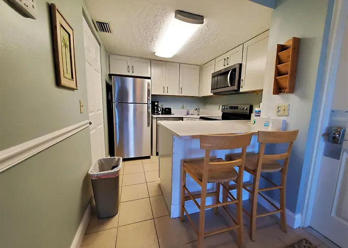 Atrium Oceanview Condo - Sleeps 4 Guests 105