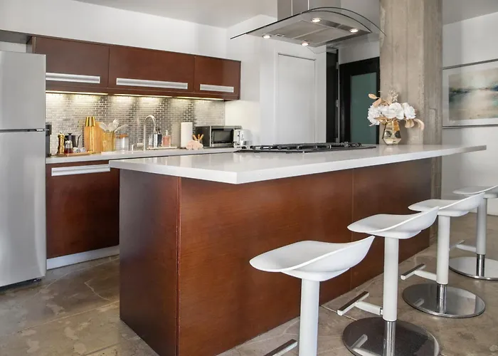 Fashion Loft 2 Bedroom Downtown