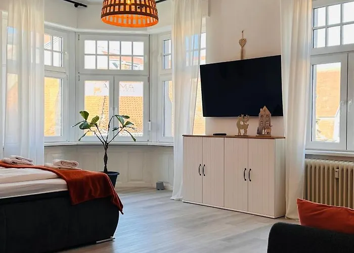 Amao-Brown - Historic Old Town - Spacious Apartment