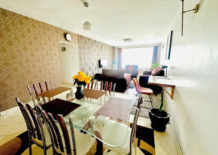 Royal Furnished Apartment With Pool Nakuru Milimani J10