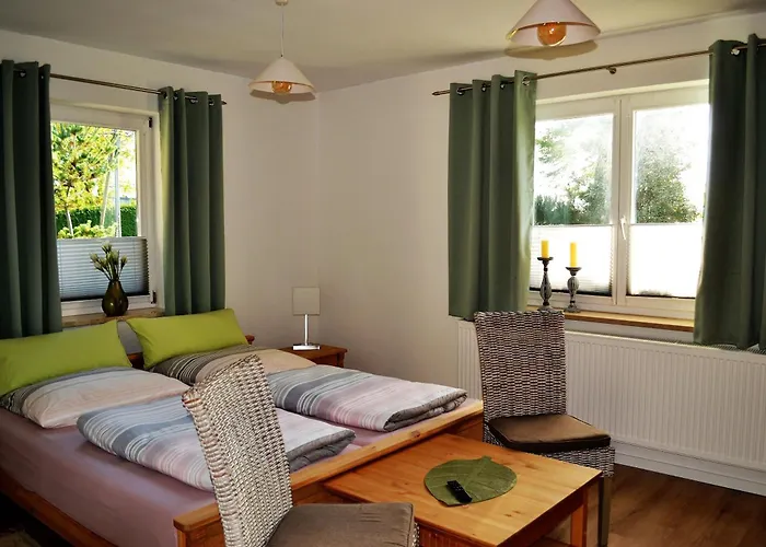 Neue Moderne Ferienwohnung, Separater Eingang, Seenaehe