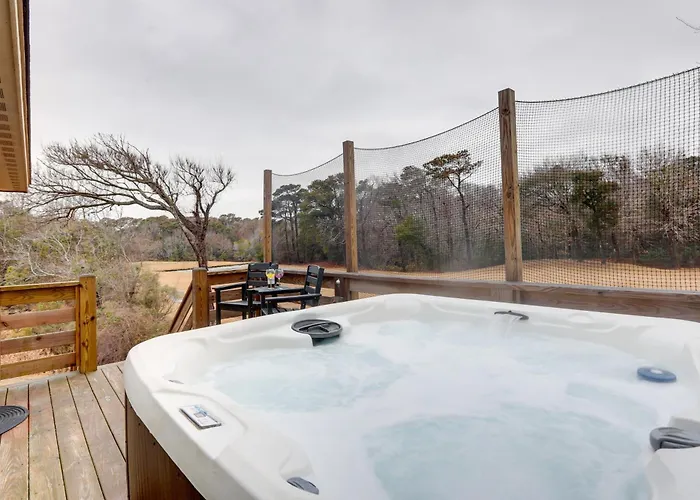 Kitty Hawk Apartment W/ Hot Tub - 1 Mi To Beach!