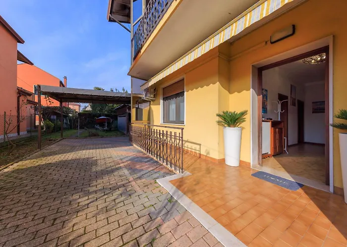 Marcopoloairport4-Parking-Wifi-Netflix-Primevideo