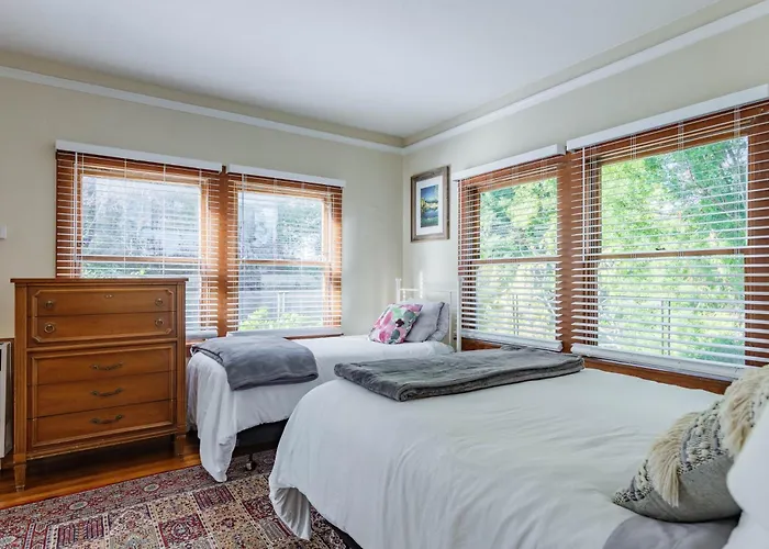 4 - Berkeley Private Apartment With Parking & Laundry