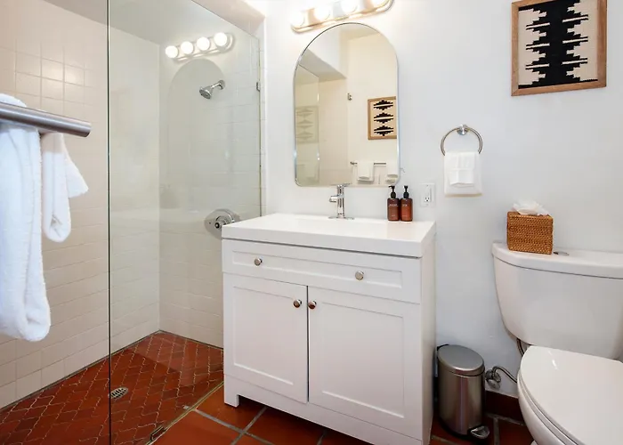 Cozy New - Casa Blanca Suite B1