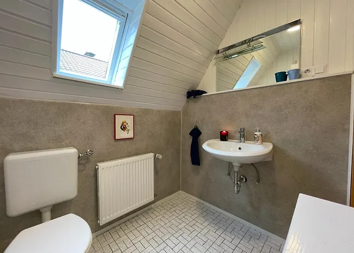Ganzes Haus I Teams I Monteure I 4 Einzelzimmer I 2 Doppelzimmer I 2025 Renoviert I Smart Tv I Garten I 3 Baeder