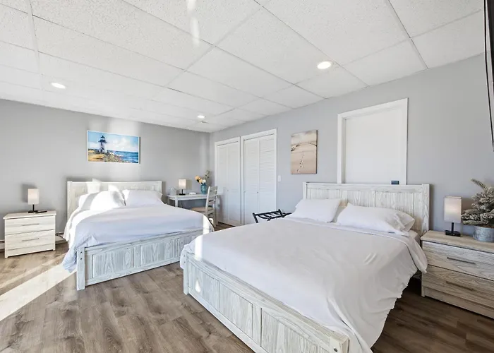 Riverside Retreat-Waterfront Walkout Apartment