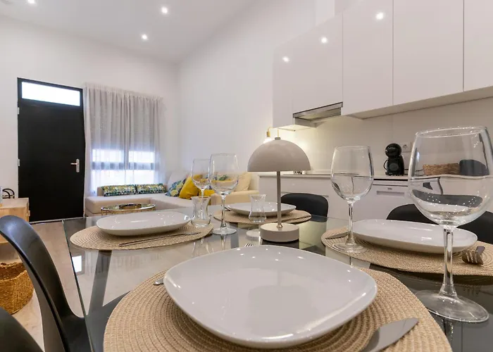 Loft moderno recién reformado con patio en el centro de Elche