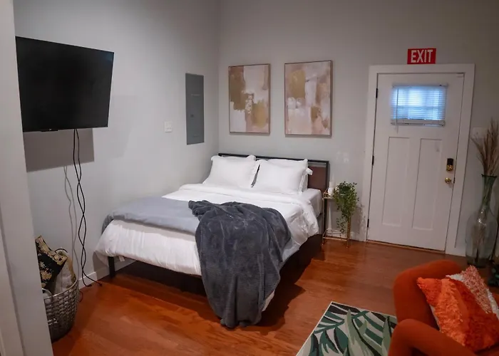 Centrally-Located Studio In Dwtn Richmond
