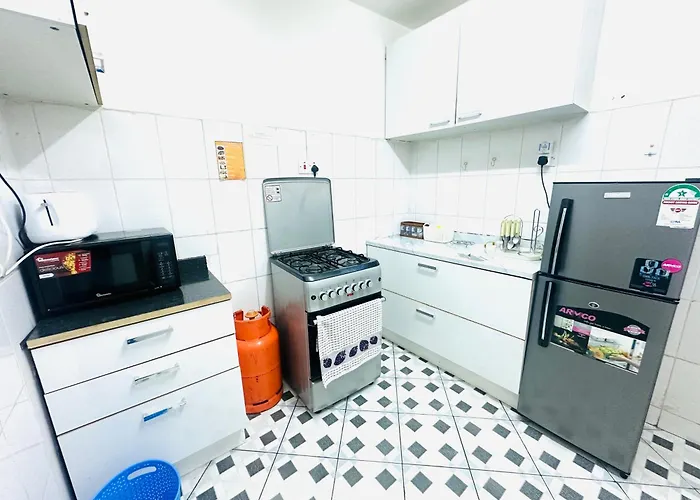 Royal Furnished Apartment With Pool Nakuru Milimani J10