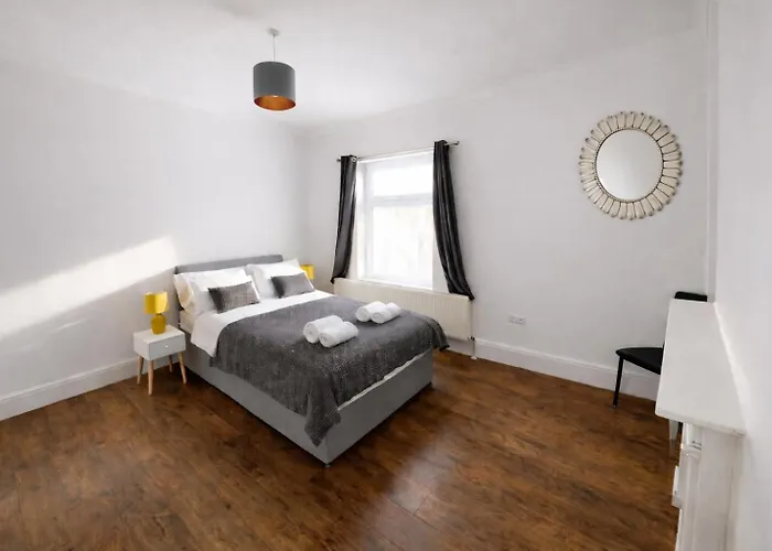Evo Green Gravesend 2 Bed Apartment, 2 Mins Station, Town Centre