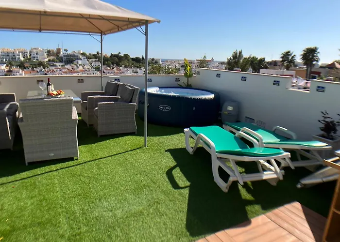 Apartment Alpha - 2 Bedrooms, Private Rooftop Patio With Hot Tub, Bbq And View