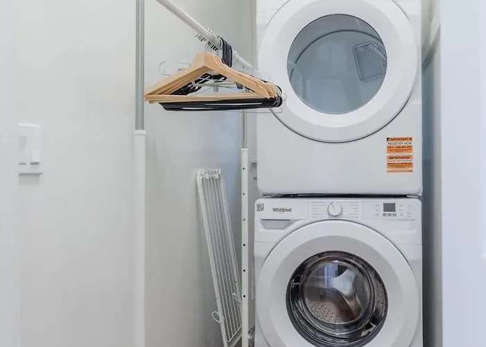 4 - Berkeley Private Apartment With Parking & Laundry
