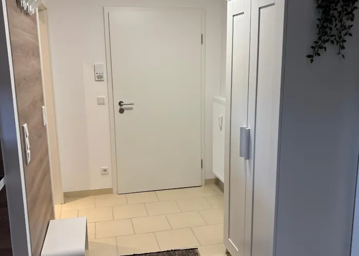 Grosse Gemuetliche Ferienwohnung Mit Klimaanlage, Parkplatz Inklusive Top !