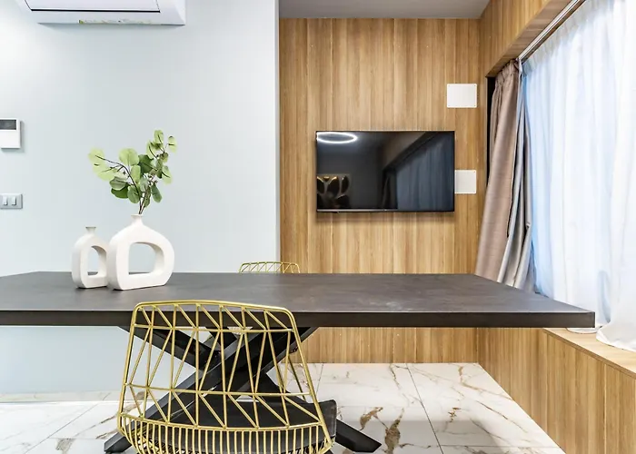 Ugo Bassi Apartments