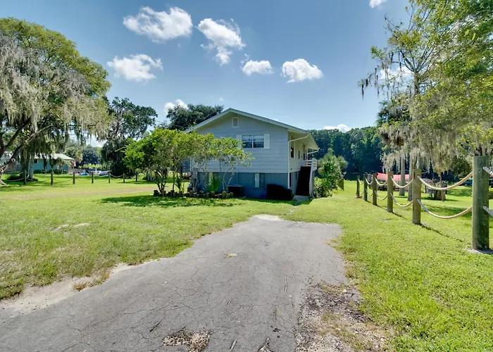 Docks + Balcony: Peaceful River Abode In Dunnellon