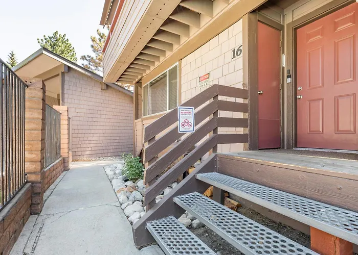 Renovated Mountain Getaway, Ac, Spa, Pool, Full Kitchen
