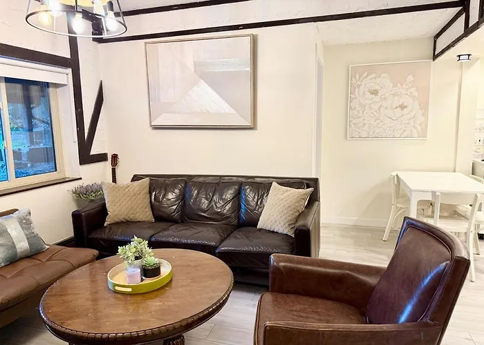 Bright Spacious 3 Bedroom Garden Suite, 4 Queen Beds, Fully Equipped, Highly Recommended By 229 Happy Groups