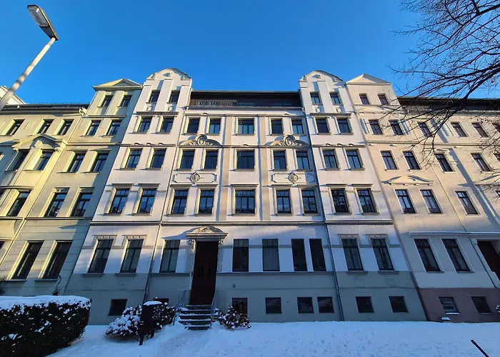Saxonia De Luxe: Modern 2-Room Apartment with Parking in Chemnitz