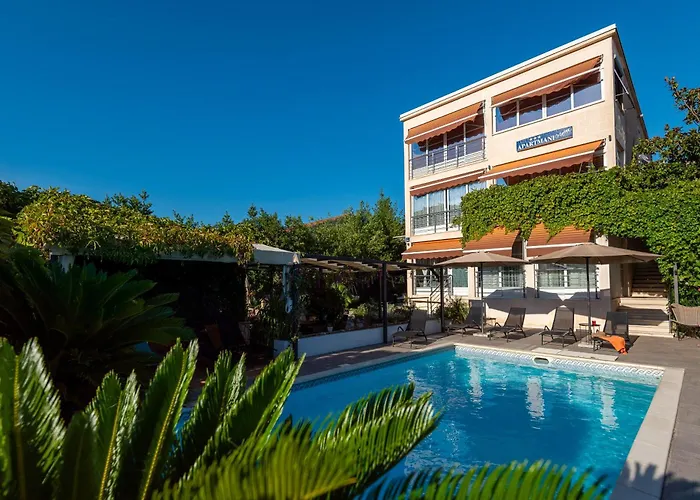 Apartments Marina