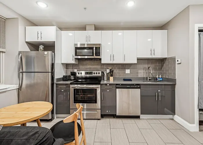 Stay At Luna On Callowhill