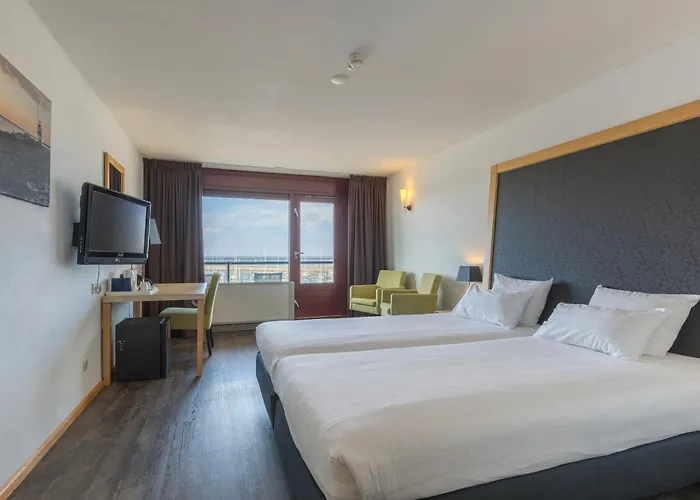 Leonardo Hotel IJmuiden Seaport Beach